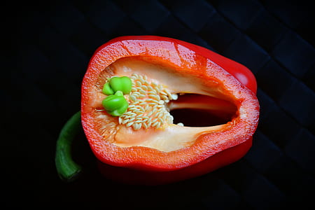 sliced red bell pepper thumbnail