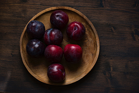 Red plums thumbnail