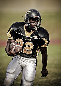 man playing football thumbnail