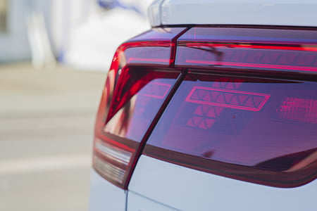 closeup photography of vehicle's taillight thumbnail
