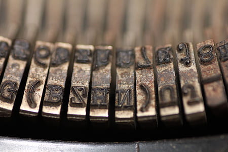 photo of typewriter thumbnail