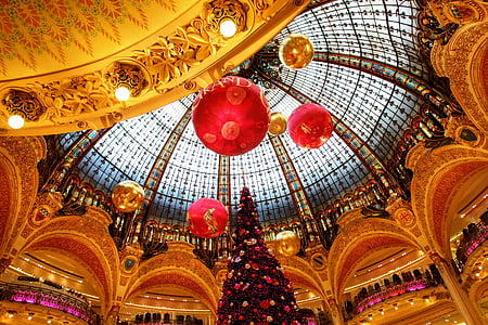 lantern lamps hanging on dome ceiling thumbnail