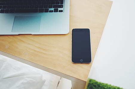 apple, iphone, smartphone, desk thumbnail