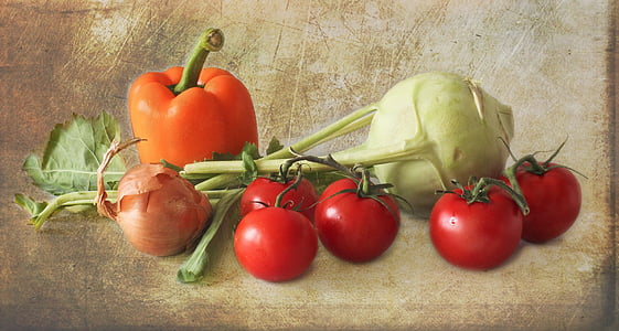 tomatoes and bell pepper thumbnail