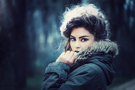photo of woman wearing parka jacket thumbnail