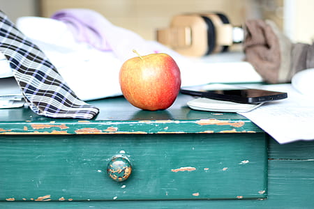 apple, smartphone, desk, table thumbnail