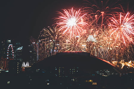 fireworks at night thumbnail