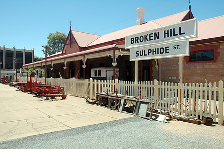 Sulphide Street railway station in Broken Hill, New South Wales, Australia thumbnail