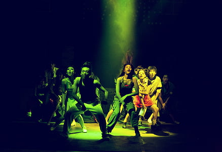 people dancing photoy thumbnail
