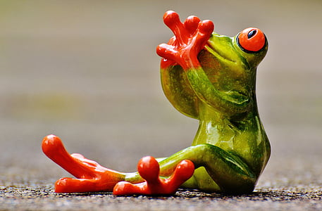green frog figurine thumbnail