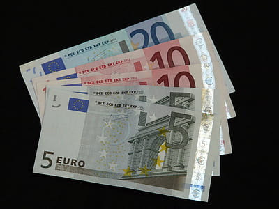 5 Euro banknote collections thumbnail