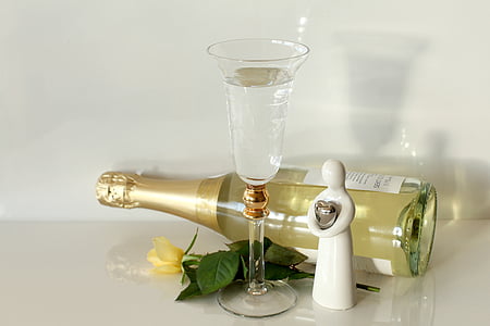 clear wine glass thumbnail