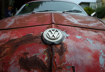 silver Volkswagen emblem thumbnail