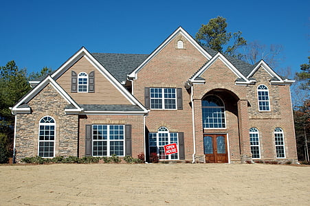 facade of brown house thumbnail