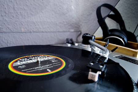 black and gray vinyl player thumbnail