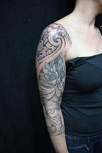 women's black top thumbnail