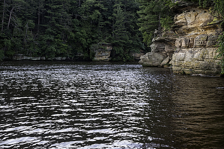 Rock formations at Wisconsin Dells thumbnail