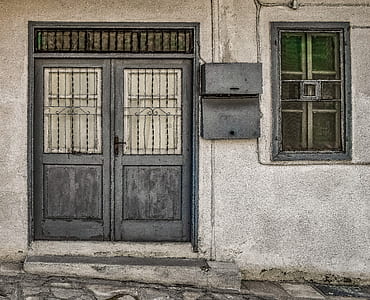 building with closed window and door thumbnail