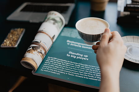 Reading a magazine thumbnail