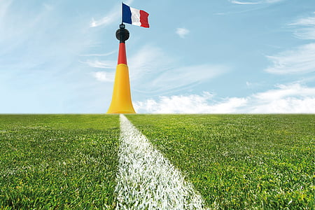 flag of France on tower at daytime thumbnail