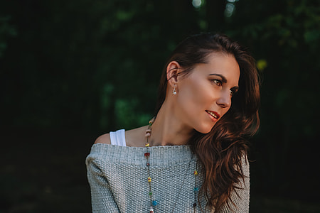 woman on sideview with hair on her chest thumbnail