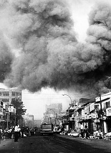 Black smoke covers areas of Sài Gòn during Tet Offensive in the Vietnam War thumbnail