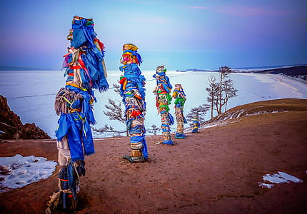 tribal totems on field thumbnail