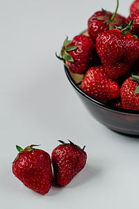 strawberries in bowl thumbnail