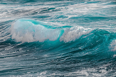 photography of sea waves thumbnail