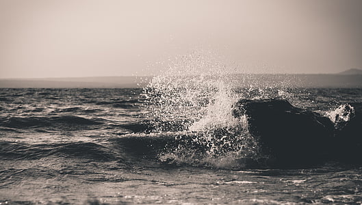 wave on ocean photography thumbnail