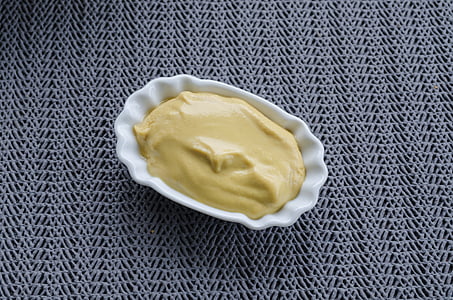 brown cream on sauce boat thumbnail