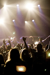 silhouette of people in concert thumbnail