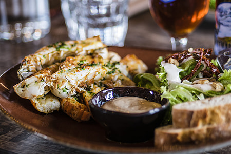 dish on plate photography thumbnail