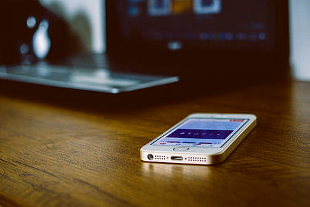 gold iPhone 5s thumbnail