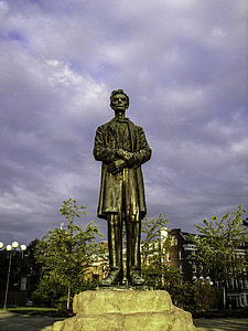 Abraham Lincoln Monument, Lytle Park, Cincinnati, Ohio thumbnail