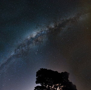 milky way galaxy digital wallpaper thumbnail