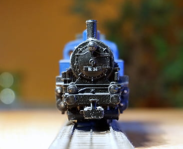 black express train scale model selective focal photo thumbnail