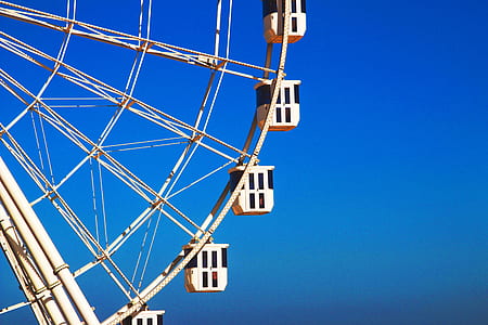 Beige Ferris Wheel thumbnail