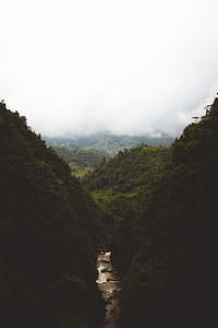 mountain with river in the middle thumbnail