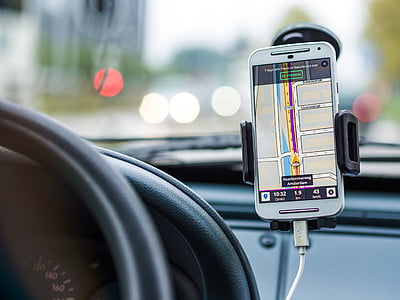 phone displays GPS map application thumbnail