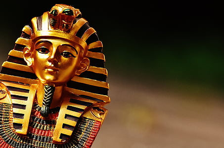 selective focus photograph of King Tut thumbnail