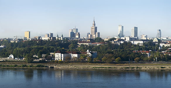 landscape photography of city thumbnail