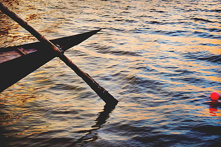 High Angle Photo of Brown Boat Paddle thumbnail