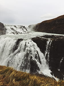 waterfalls crashing on rocks thumbnail