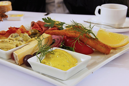 fried dish with lemon thumbnail