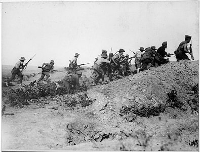 Australian Troops charging a trench at the battle of Gallipoli  thumbnail