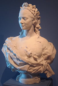 female head bust thumbnail