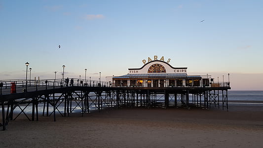 restaurant on dock thumbnail