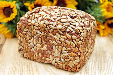 pastry bread with nuts thumbnail