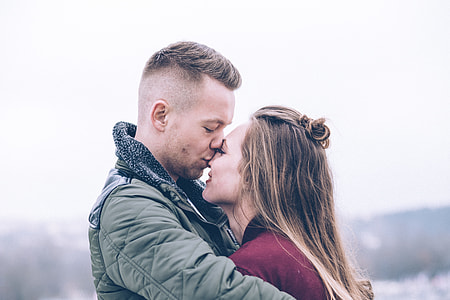 man kissing nose of woman thumbnail